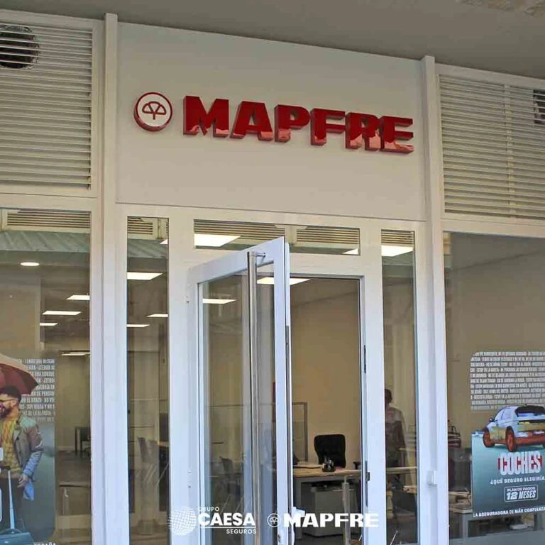Fachada de la nueva oficina MAPFRE de GRUPO CAESA SEGUROS en el centro de Cartagena